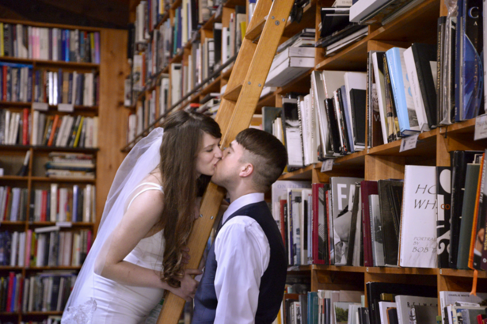 Lauren Ladder Kiss